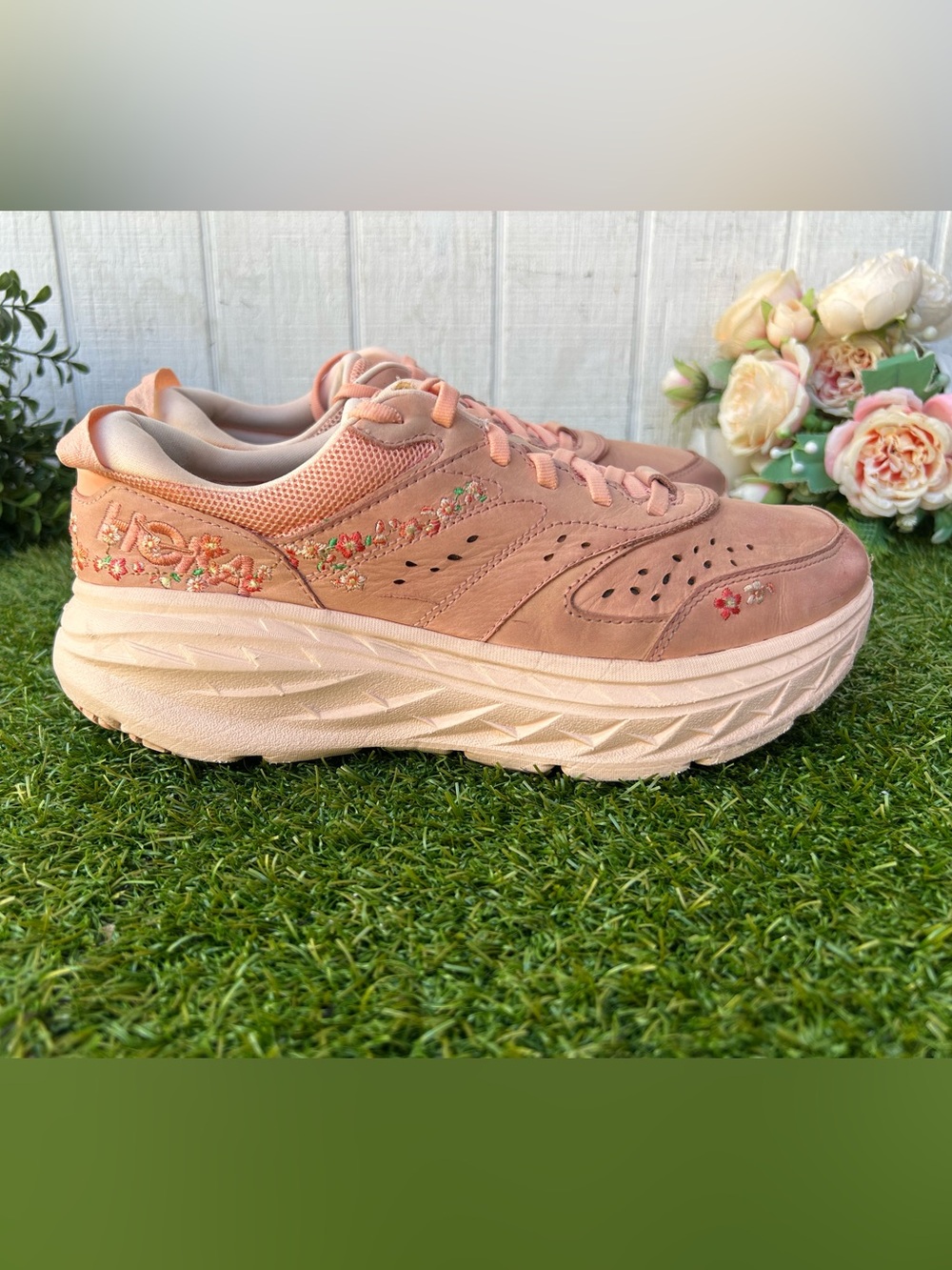HOKA Vibrant Bloom Bondi L women size 9 preowned - Picture 10 of 16